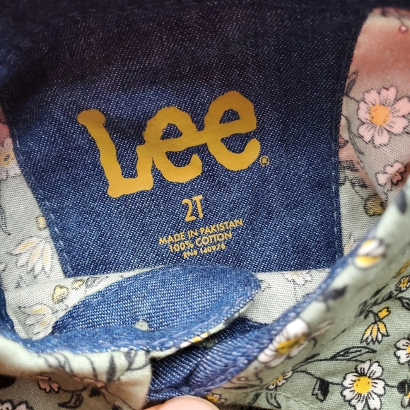 𝅺LEE khaki pants size 2T button down green floral print shirt 2pc set - Picture 2 of 6